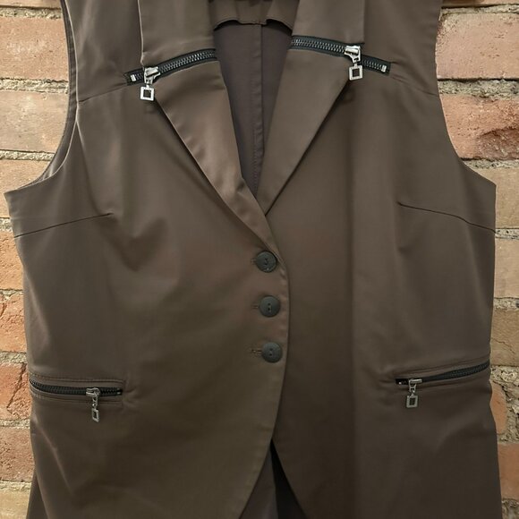 Sarah Pacini 3-Button Vest - Picture 3 of 6